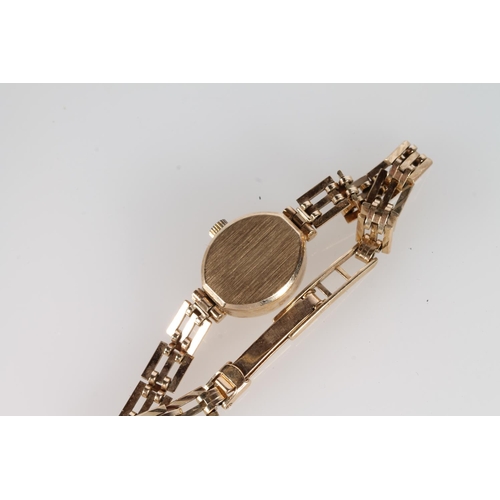 176 - 9ct gold cased ladies Rotary watch with 9ct gold gate link braclet, 12g.