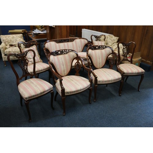 545 - 20th century mahogany framed seven-piece parlour suite having carved and pierced splats loosely in t... 