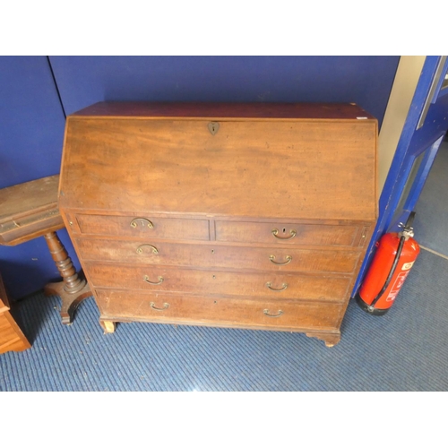 565 - Georgian bureau, two short drawers over three long.Width 121cmDepth 53cmHeight 110cm... 