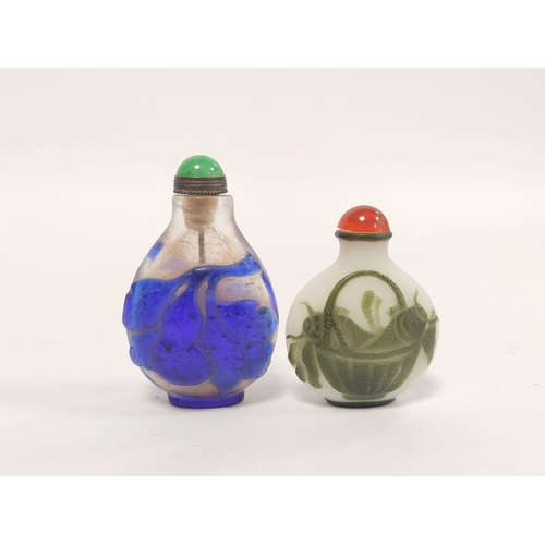 333 - Group of Chinese glass snuff bottles to include Peking glass and famille rose examples, various size... 