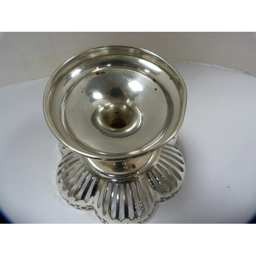 141 - Silver pierced bon-bon dish 72.6g.