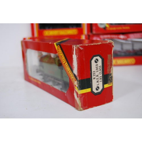 201 - Hornby: boxed LNER J.38 locomotive R252 and seven boxed wagons to include Track Cleaning Coach R296,... 