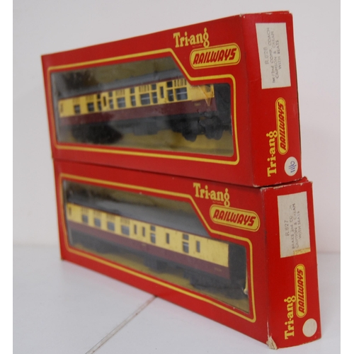 203 - Tri-ang: carton containing boxed rolling stock and components to include BR brake 2nd coach R627, BR... 