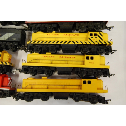 210 - Tri-ang: eight diesel shunters to include two gauge switches 7005 R155, Transcontinental diesel A un... 