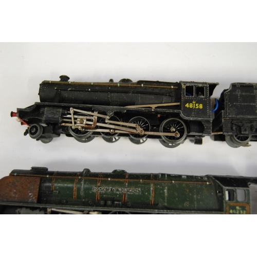 215 - Hornby: four locomotives and tenders to include BR 4-6-2 'William Shakespeare' R3096, Hornby Dublo E... 