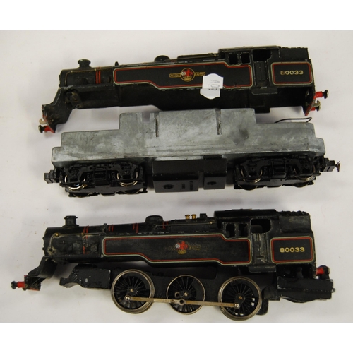 220 - Carton containing shunter locomotives and components to include Bachmann, Hornby and Tri-ang etc.