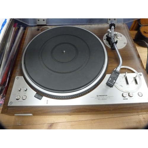 299 - Pioneer PL-530 direct drive full automatic stereo turntable (sold as seen).