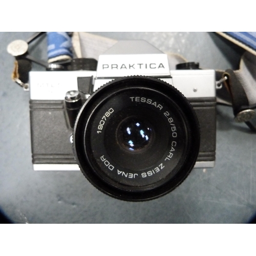 331 - Three Praktica cameras to include an MTL5 with Carl Zeiss lens, BC3 and BMS with Prakticar 50mm lens... 