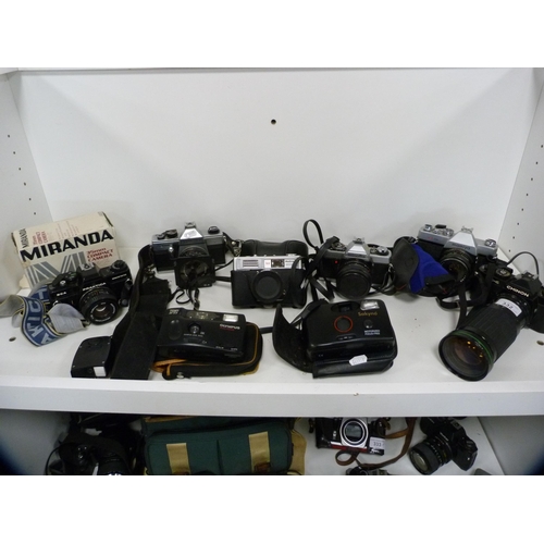 332 - Group of cameras to include Praktica Super TL 1000, Praktica BCA, Mamiya MSX 500, Chinon CE-4 with H... 