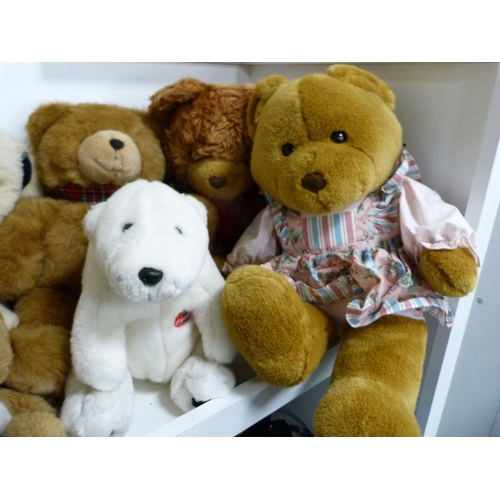 349 - Collection of teddy bears, mainly modern examples (one shelf).