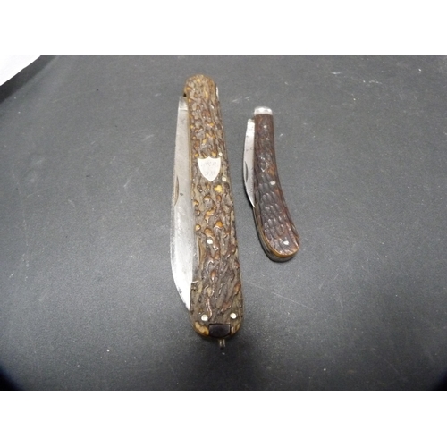 379 - Two mid-century pocket knives, the largest by Brookes & Crookes of Sheffield, the smaller, 'Youn... 