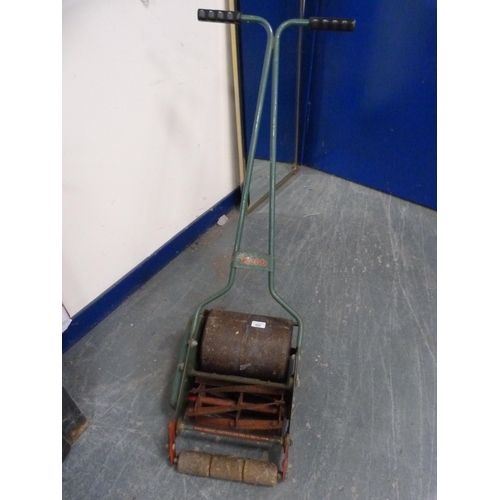 422 - Vintage Webb Whippet lawnmower, c. 1960s.