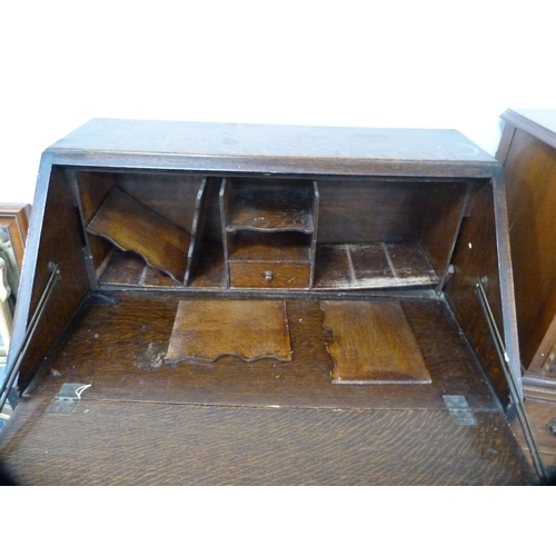 487 - Mid-century oak writing bureau.