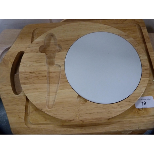 79 - Collection of various wooden chopping boards and cheese boards.