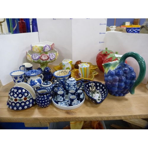 83 - Pair of strawberry storage jars, collection of miniature blue and white teawares, vases, leaf moulde... 