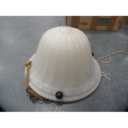 92 - Lantern light fitting, urn-shaped table lamp, ceiling light etc.