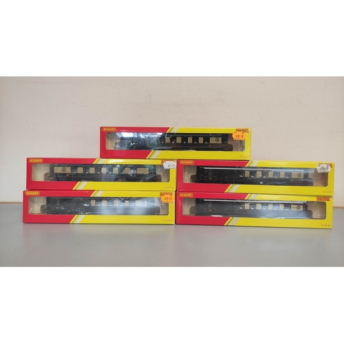 105 - Hornby Railways. Boxed rolling stock to include four R4313 Pullman brake cars 'Car No.65' and a R431... 