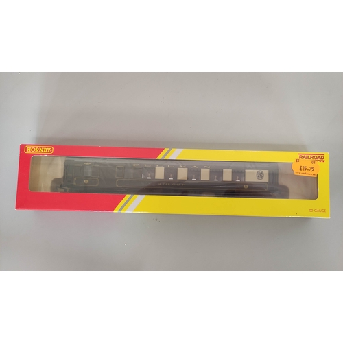 105 - Hornby Railways. Boxed rolling stock to include four R4313 Pullman brake cars 'Car No.65' and a R431... 