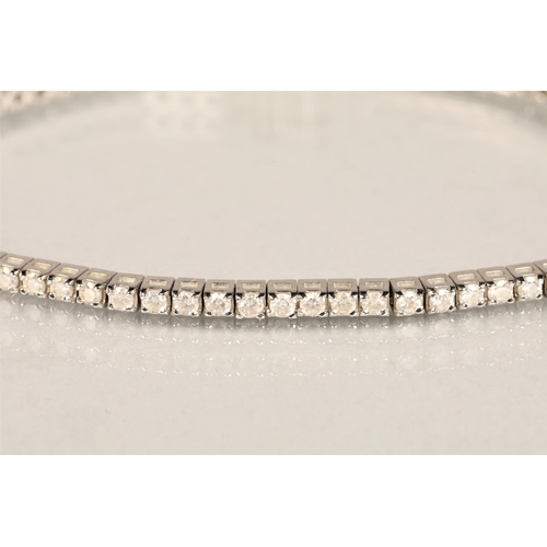 118 - Ladies 18k white gold diamond tennis bracelet, length 18.5cm