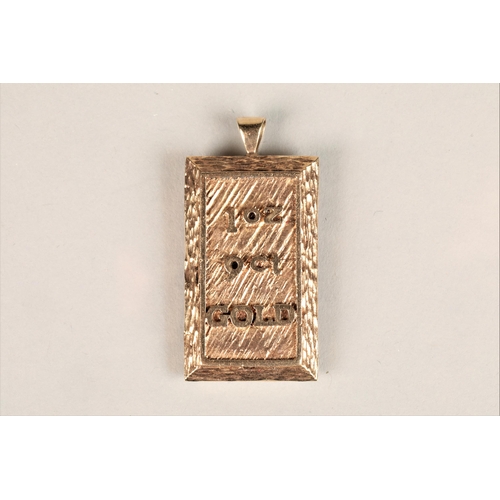 125 - One oz 9ct gold ingot pendant, 32g