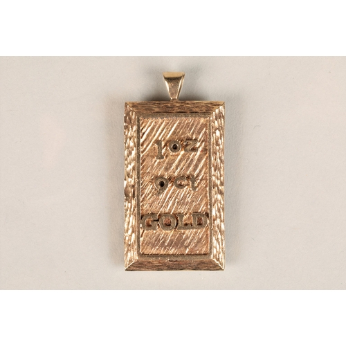 125 - One oz 9ct gold ingot pendant, 32g