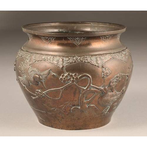 281 - 19th century Japanese bronze jardiniere, decorated with birds and flowers in relief, diameter 21cm, ... 