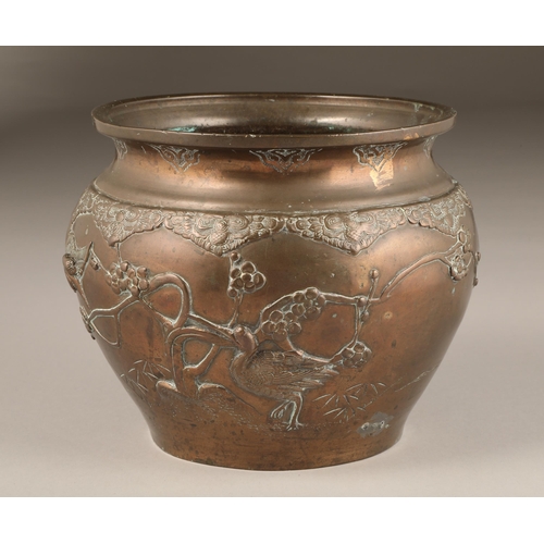 281 - 19th century Japanese bronze jardiniere, decorated with birds and flowers in relief, diameter 21cm, ... 