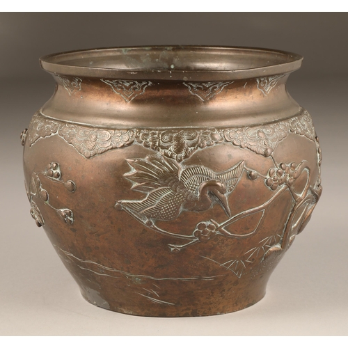 281 - 19th century Japanese bronze jardiniere, decorated with birds and flowers in relief, diameter 21cm, ... 