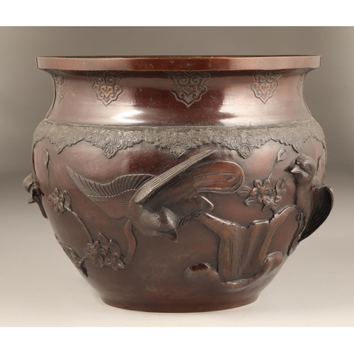 286 - Large 19th century Japanese jardiniere decorated with sparrows in relief, diameter 32cm, height 28cm