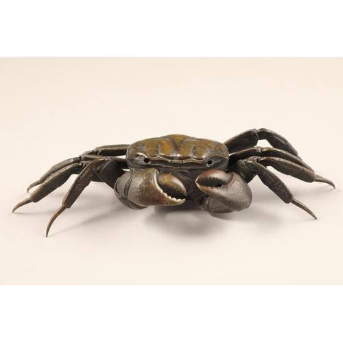 293 - An articulated bronze model of a crab, early 19th/late 20th century, the body separately cast and th... 