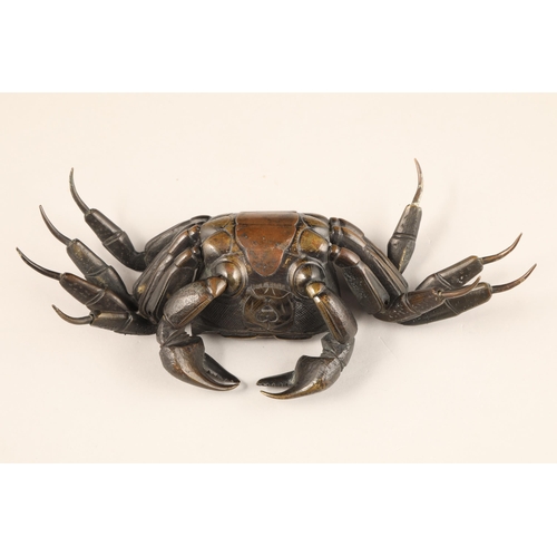 293 - An articulated bronze model of a crab, early 19th/late 20th century, the body separately cast and th... 