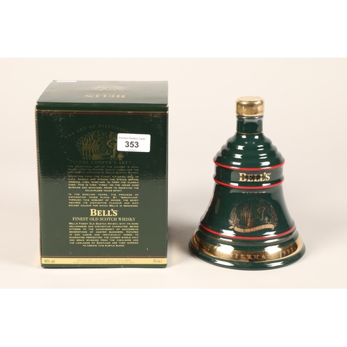 353 - Six Bells Extra Special Christmas Whisky in Decanters 1988, 75cl, 43% vol,1989, 75 cl, 43 % vol, 199... 