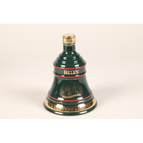 353 - Six Bells Extra Special Christmas Whisky in Decanters 1988, 75cl, 43% vol,1989, 75 cl, 43 % vol, 199... 