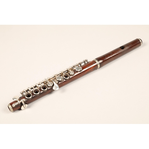 368 - A te Bonneville A Paris rosewood piccolo, 5008, length from embouchure 25.5cm, with silvered keys, i... 