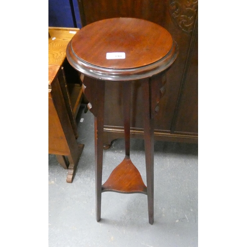 403 - Mahogany jardinière stand and small gate leg table. (2)