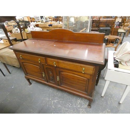 404 - Edwardian mahogany sideboard fitted two frieze drawers with cupboards below.