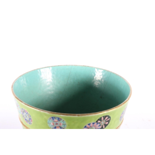 186 - Chinese porcelain turquoise interior Daoguang ceramic bowl with red seal mark and period, 18cm diame... 