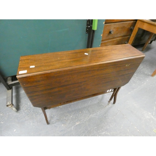 426 - Mahogany Sutherland table.