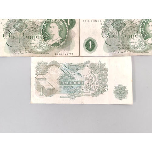 195 - Bank of England. Eliz II issues to include to include three 1960s 10s notes Hollom signatures, three... 