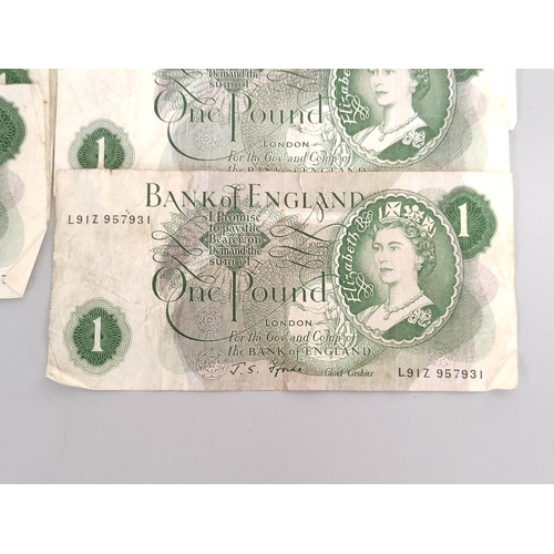 195 - Bank of England. Eliz II issues to include to include three 1960s 10s notes Hollom signatures, three... 