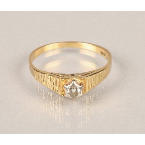 57 - 18ct yellow gold soiltaire ring with white stone. Size: O/P