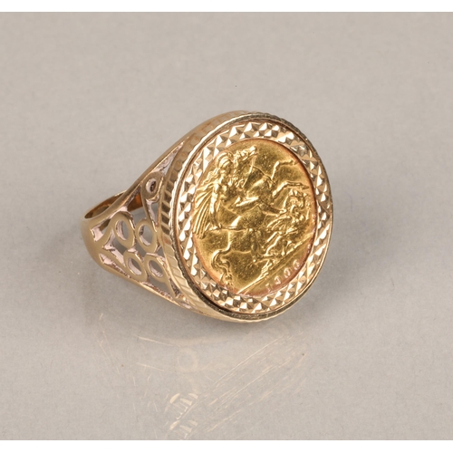 65 - Edward VII half sovereign ring, dated 1906, mounted in 9ct gold. Size: O, weight: 8.3g.