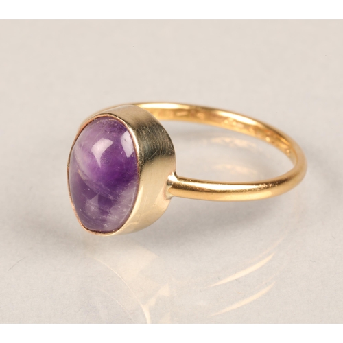 81 - 22ct yellow gold cabochon cut amethyst ring.  size T/U