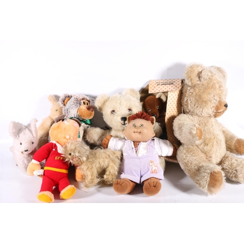 101 - Collection of soft toys to include Merrythought 'Flocky', Hamleys bears, Hasbro 'Errol' the hamster.