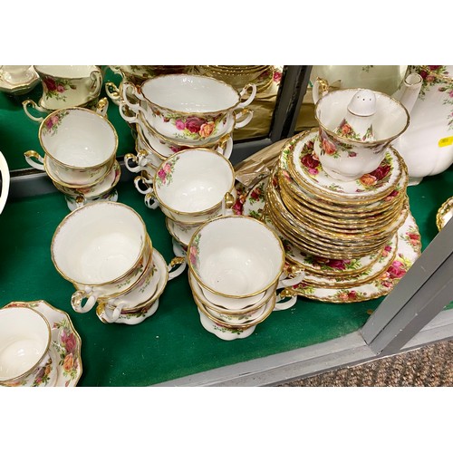 33 - Large quantity of Royal Albert Old country roses, including 12 cups and saucers, coffee pot, tea pot... 