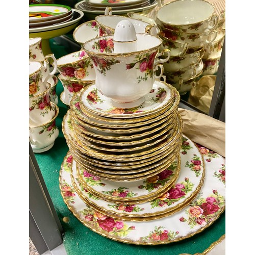 33 - Large quantity of Royal Albert Old country roses, including 12 cups and saucers, coffee pot, tea pot... 