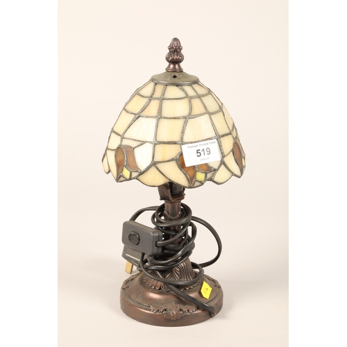 519 - Small Tiffany style table lamp, 32 cm high