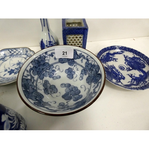 21 - Collection of 19th/20th century blue and white to include bowls, vases etc.