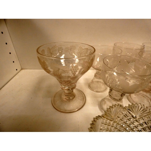 57 - Collection of vintage glassware.