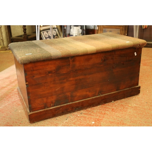 63 - Pine hinged-top blanket box, 96cm wide.